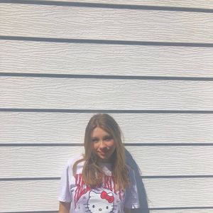 Meet your Posher, Davia